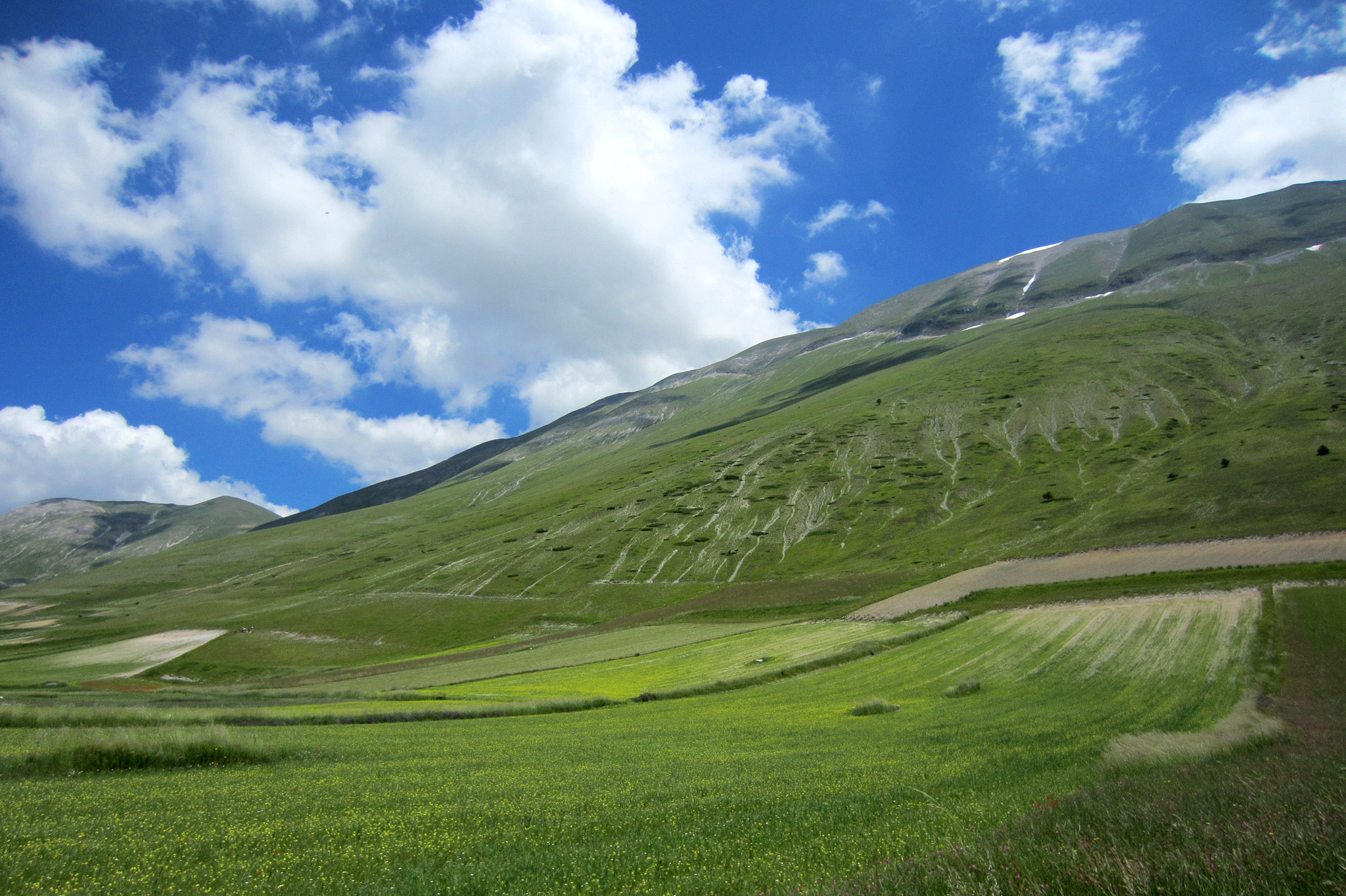 Castelluccio di Norcia lies at 1452 m, making it the highest settlement in the Apennines.